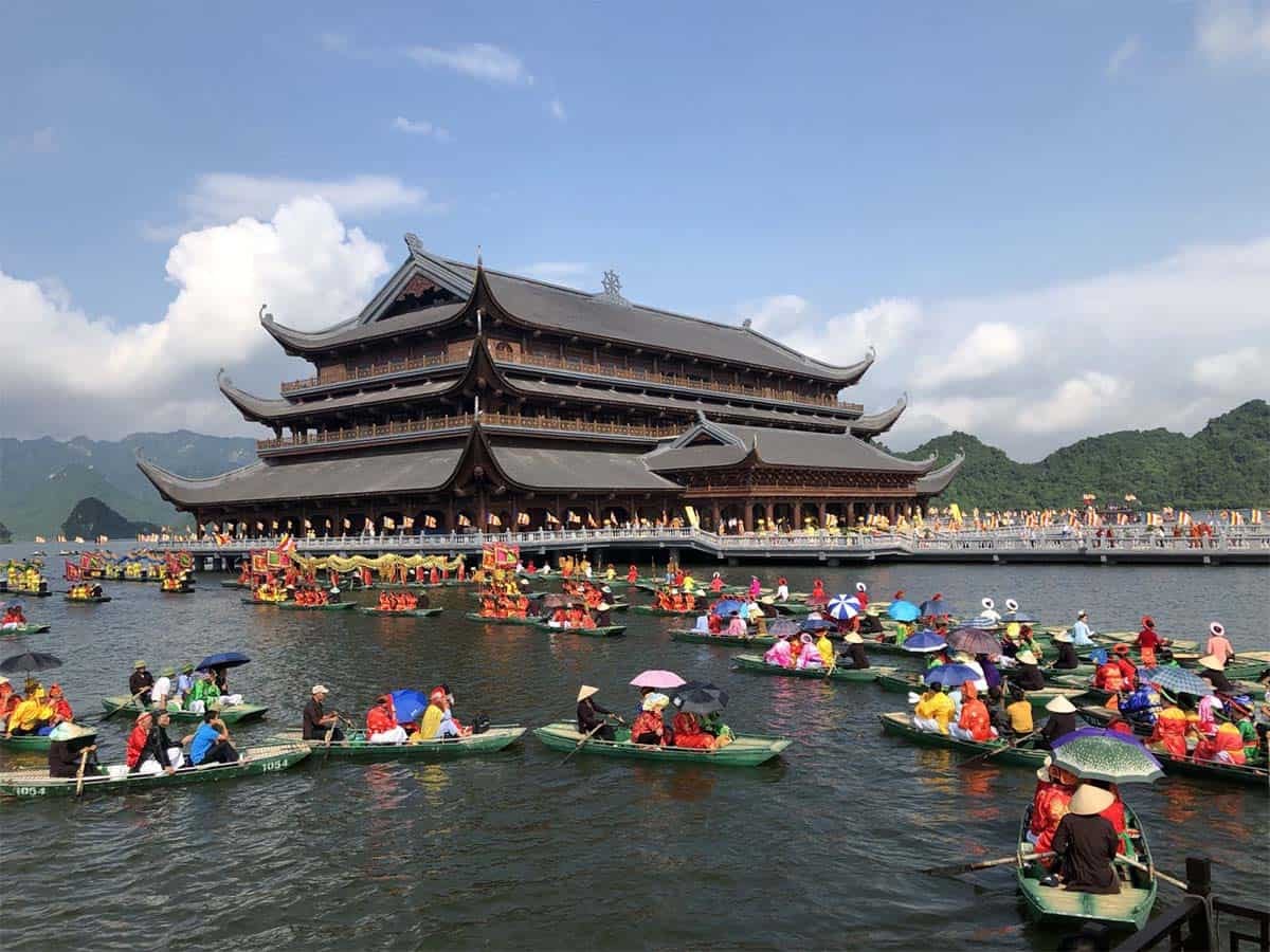 Tour Chùa Tam Chúc - Địa Tạng Phi Lai Tự