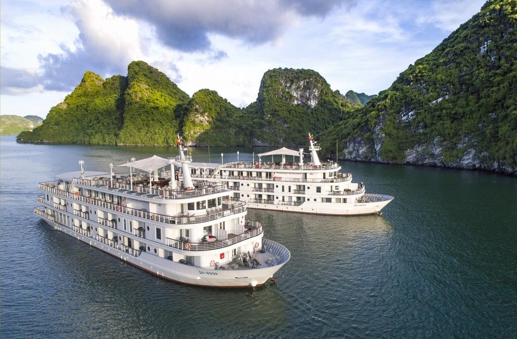 Tour Hạ Long 2N1Đ – Ngủ Tàu Paradise Elegance