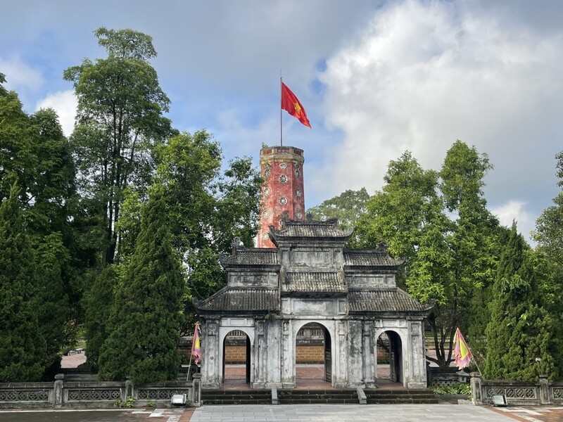Tour Làng Cổ Đường Lâm - Thành Cổ Sơn Tây