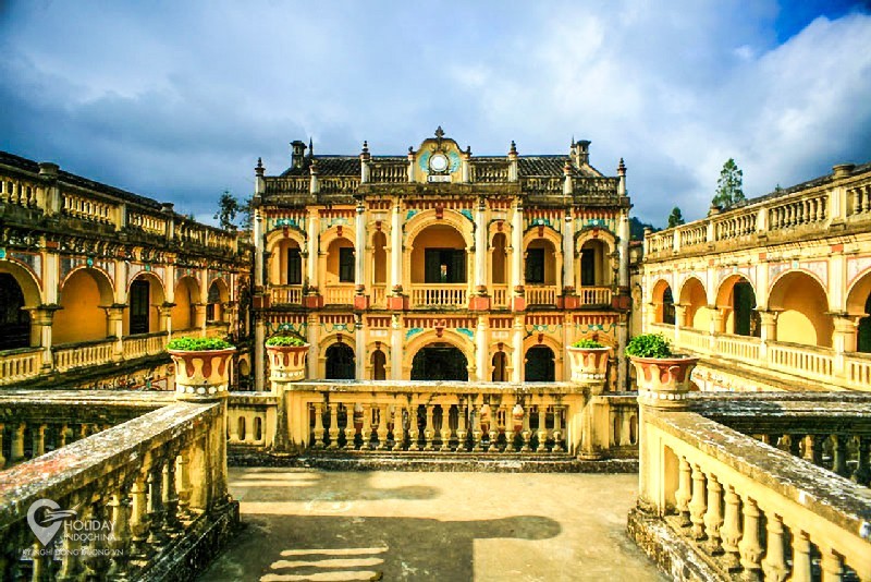 Destination tour image