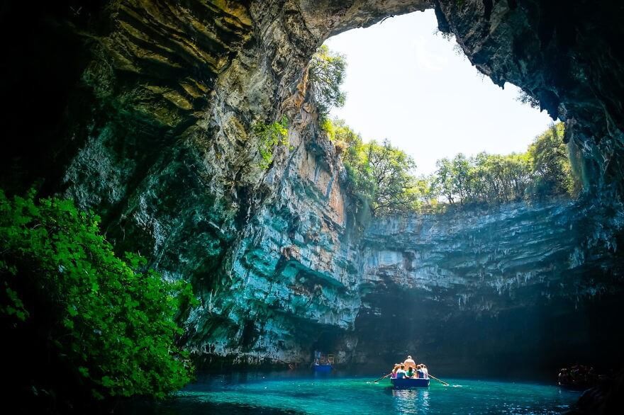 Tour Động Phong Nha – Động Thiên Đường – Suối Nước Mọoc – Biển Nhật Lệ
